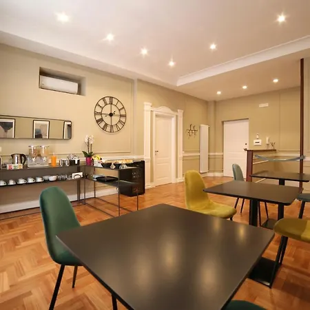 B&B Villa Sant'Elmo Con Parcheggio Interno-2